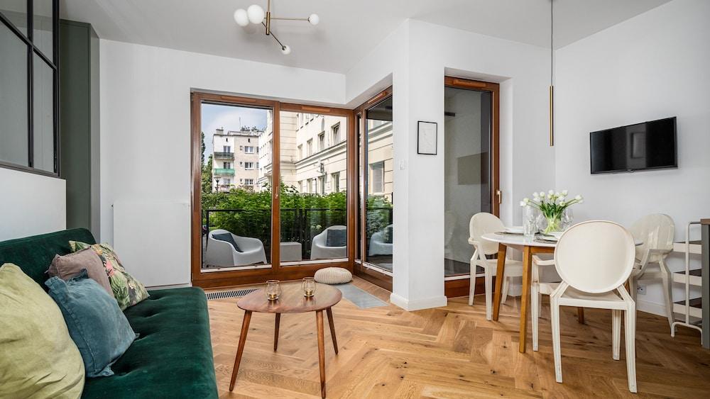 أبارتامنتي سون آند سن  ريزيدينكيا لاتزينكي بارك