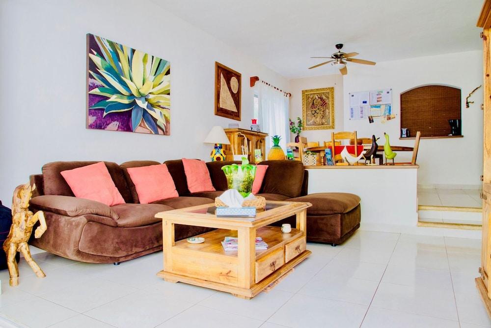 22 Pax 2 Connected Pool Villas Room