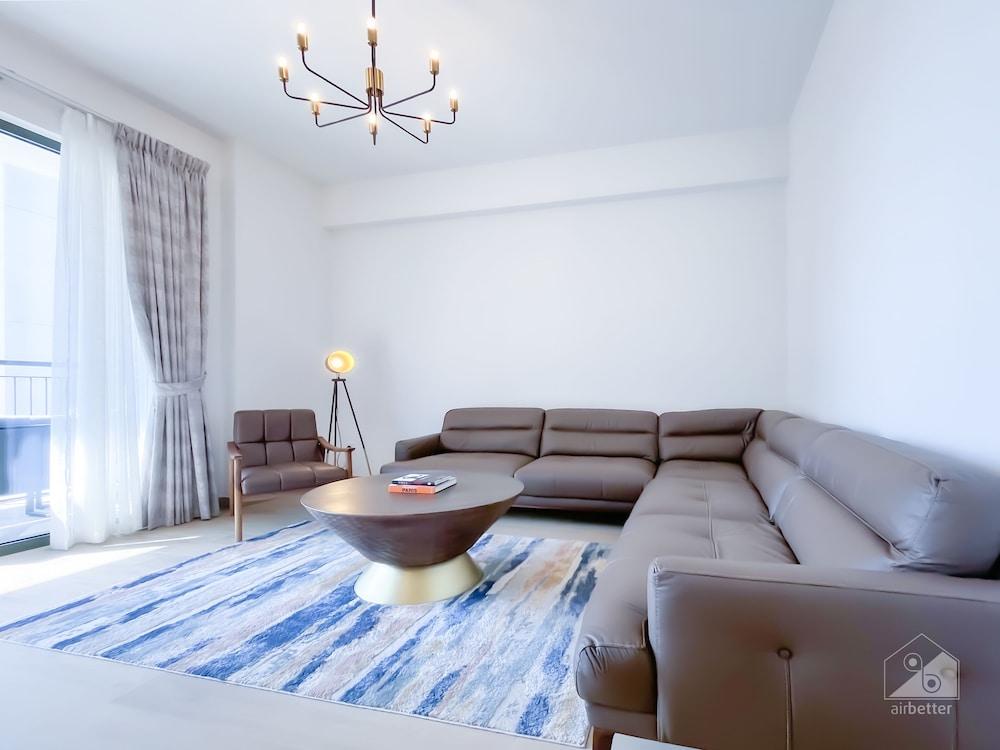 Stunning Beach View Apt. with Balcony Jumeirah La Mer
