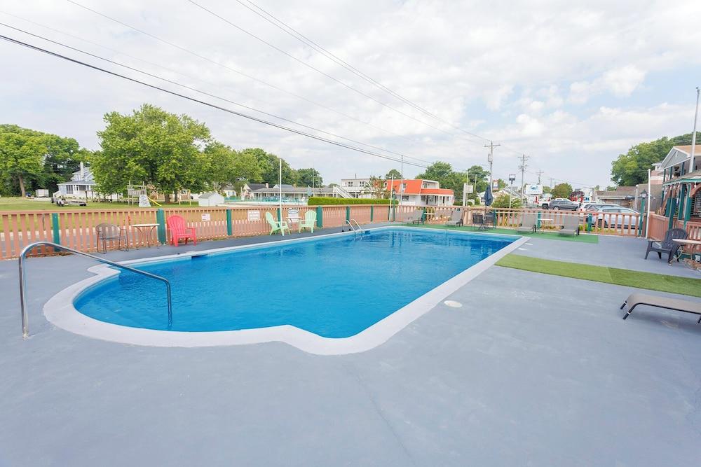 Atlantic Shores Inn and Suites Waterslide