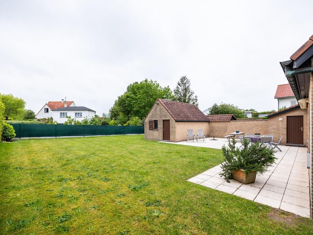 Villa in St-idesbald Near Sea Beach Exterior