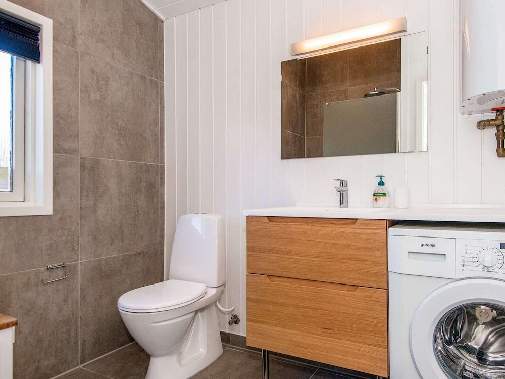 مودرن هوليداي هوم إن جويلسميندي ويذ هوت توب داخلي