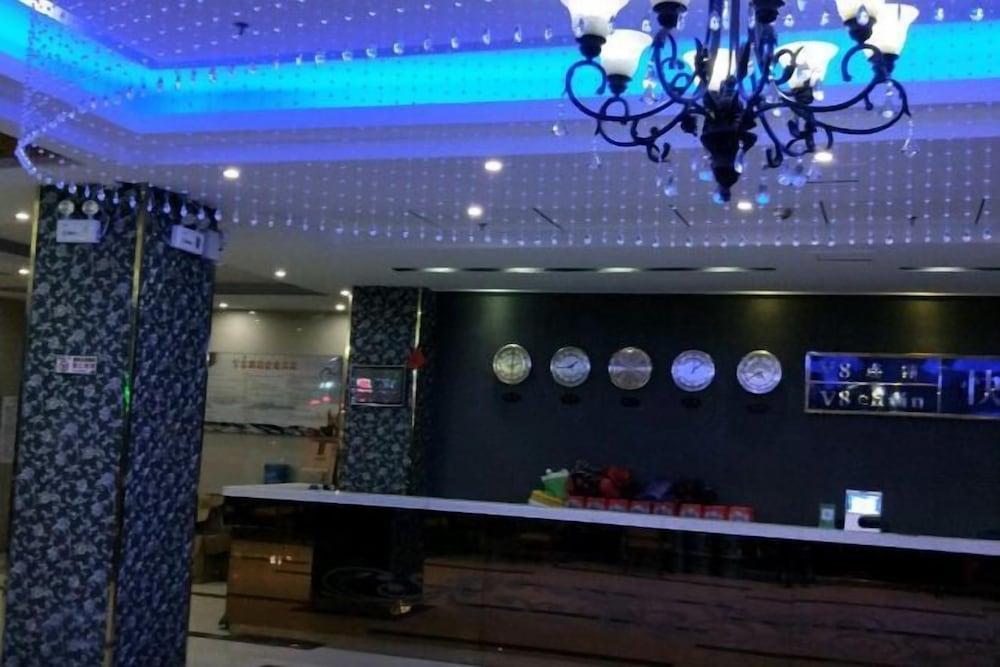 V8 Express Hotel Interior