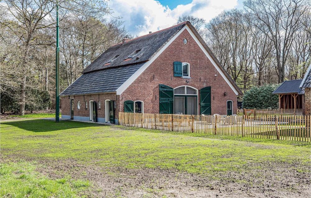Awesome Home in Nijverdal With Wifi and 6 Bedrooms Exterior