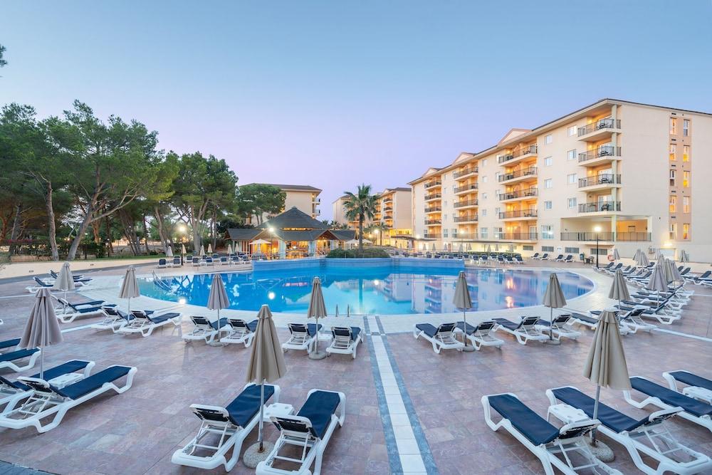 Aparthotel Can Picafort Palace Exterior