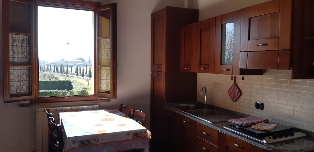 جليسين أبارتمنت، نو كيدز فارم هاوس أب تو 5 لدالغس داخلي