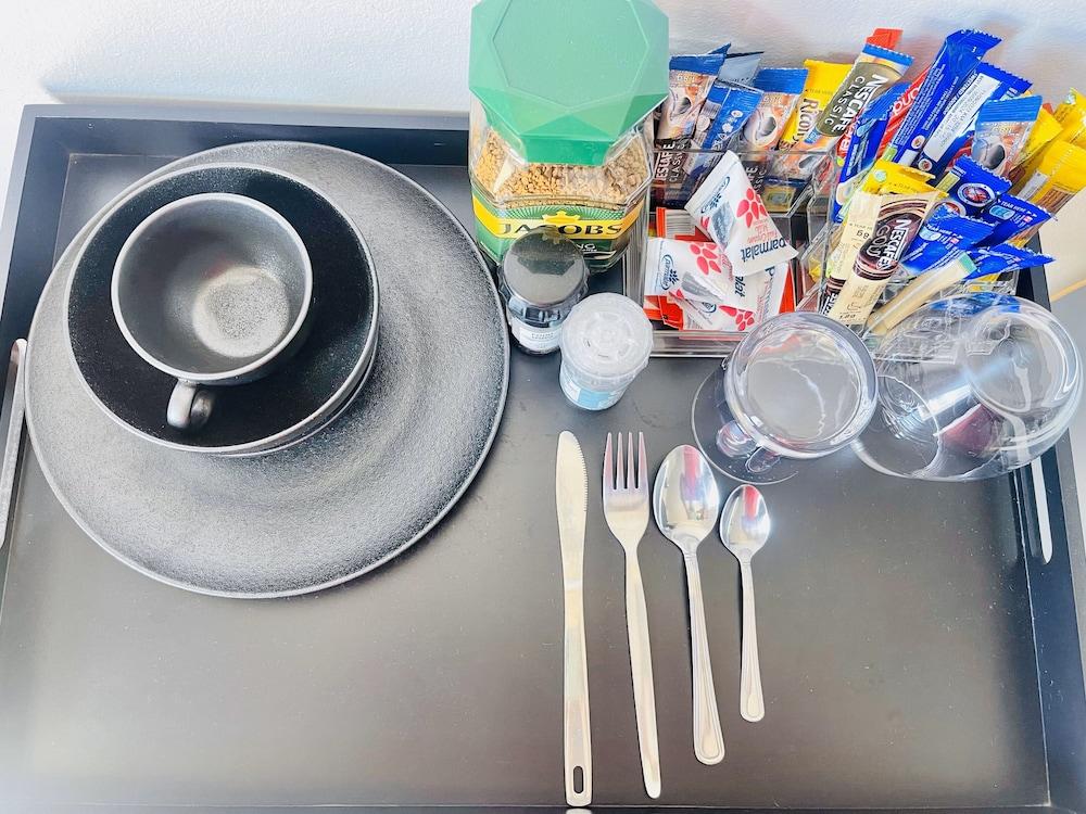 روو ا ان ب آند بي - ترينديبليس جيست هاوس - نربر 096 داخلي