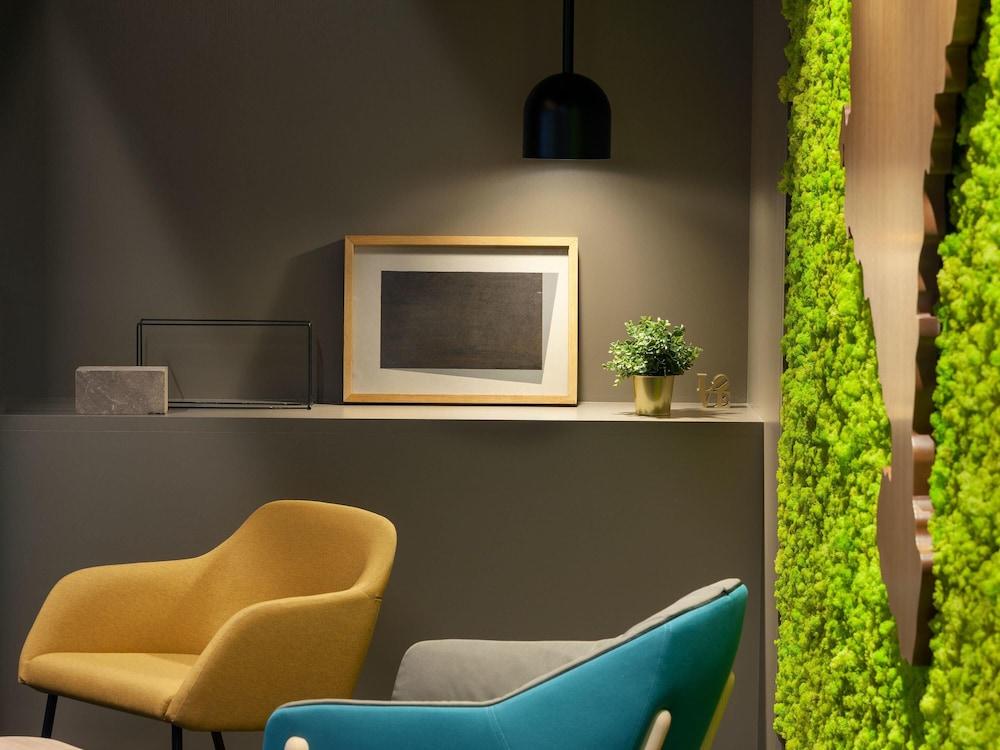 ibis Styles Pamplona Noain Exterior
