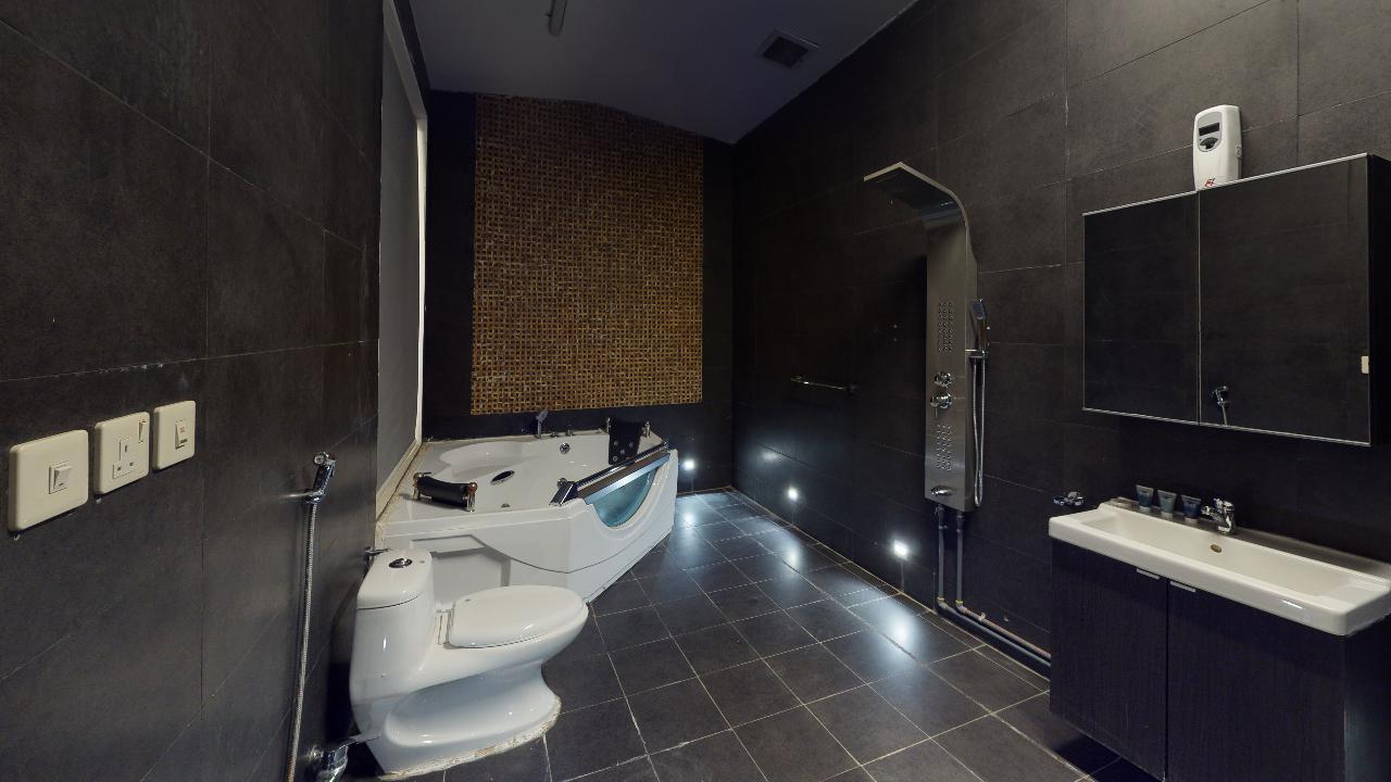 Elegant Chalet with Pool | 487 Bathroom