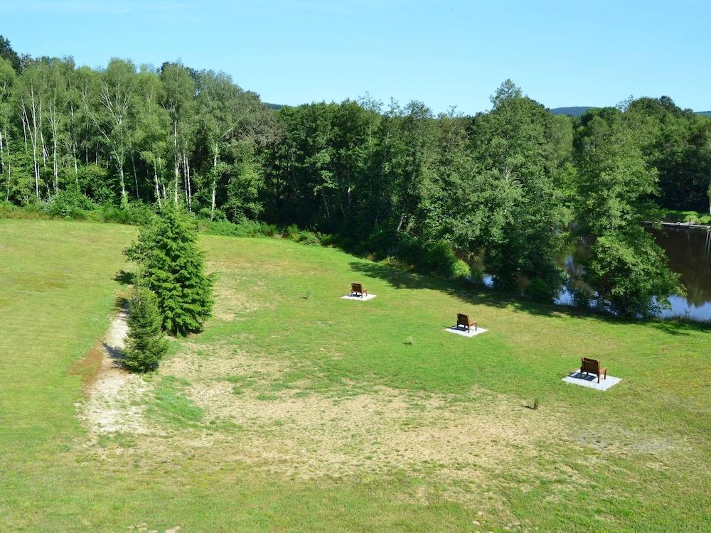 ibis Egletons Exterior