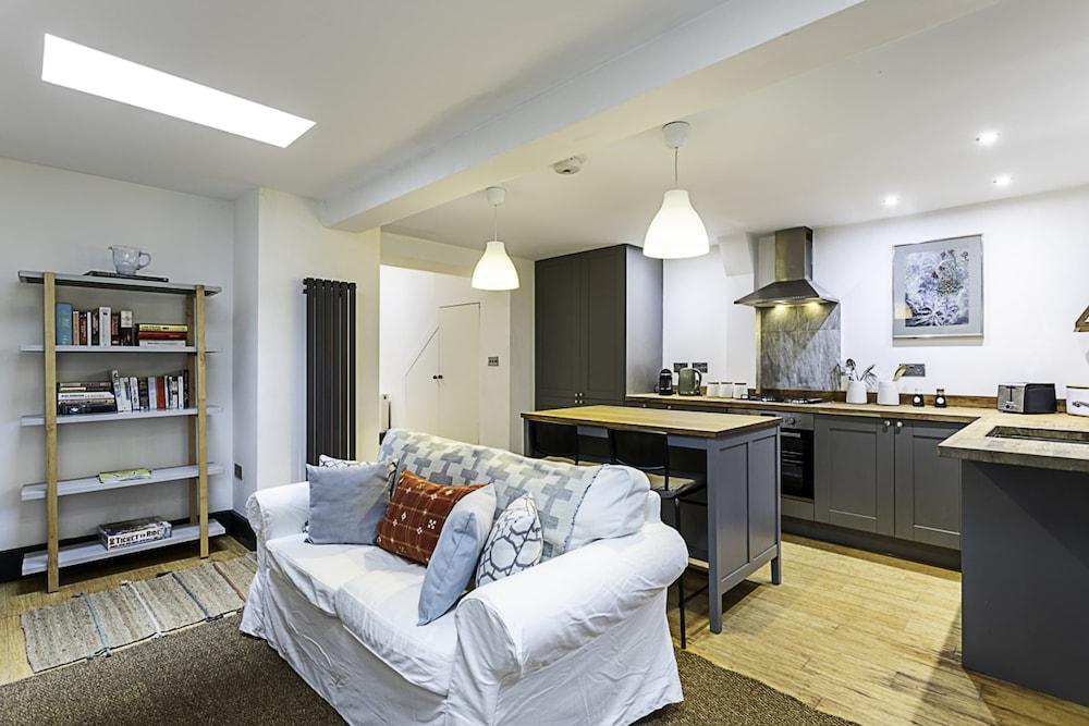 ستيليش باتيرسيا هوم داخلي