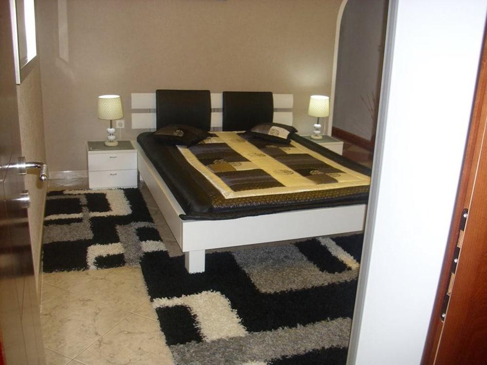 أبارتمنت هوتل دينو غرفة