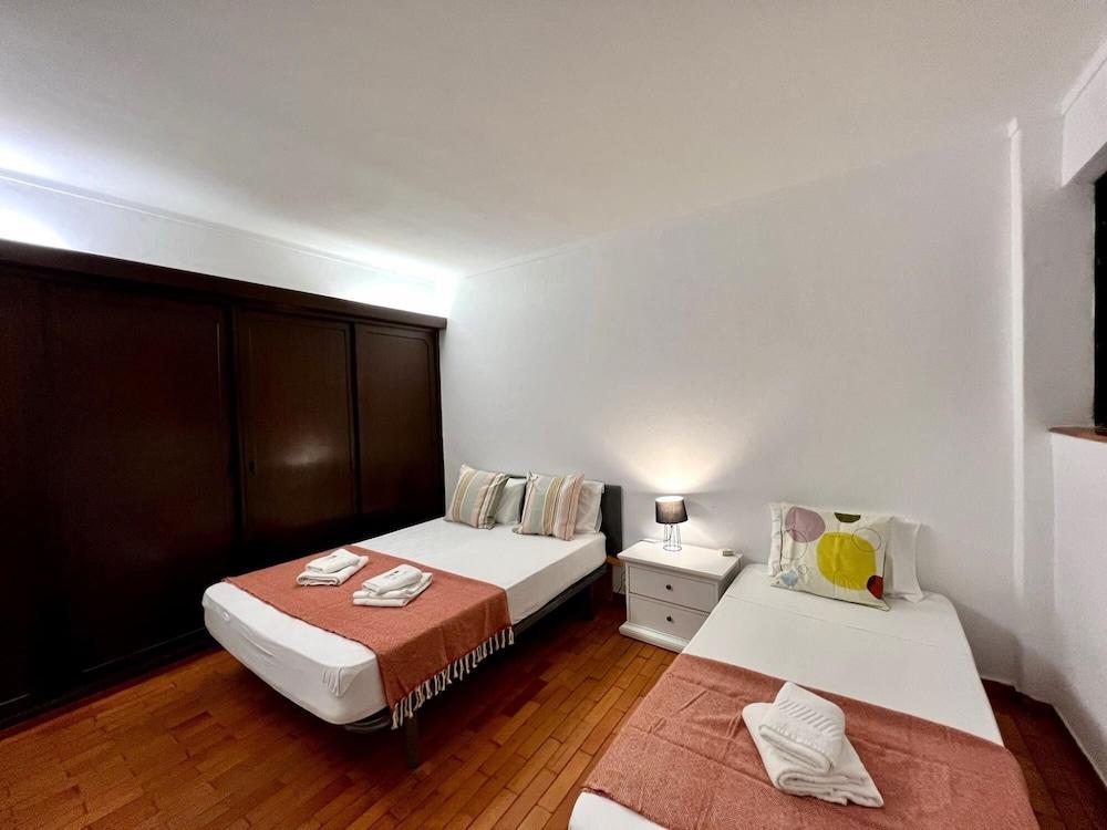 Albufeira Beach Ocean 6 by Homing Room