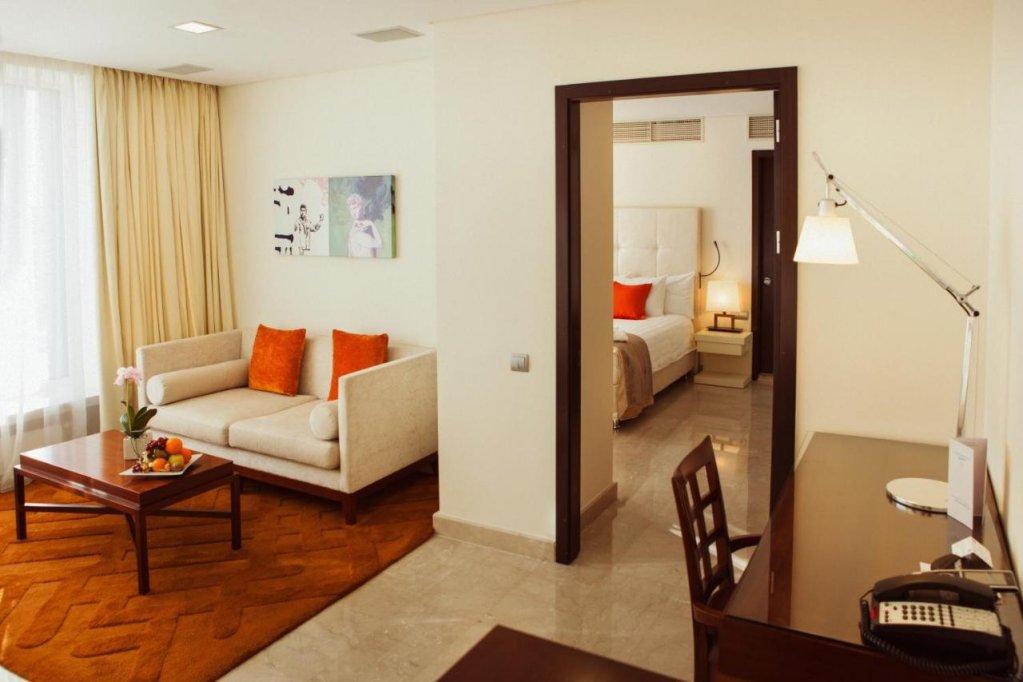 فندق أكوامارين (فندق كراون بلازا سابقاً) أخرى