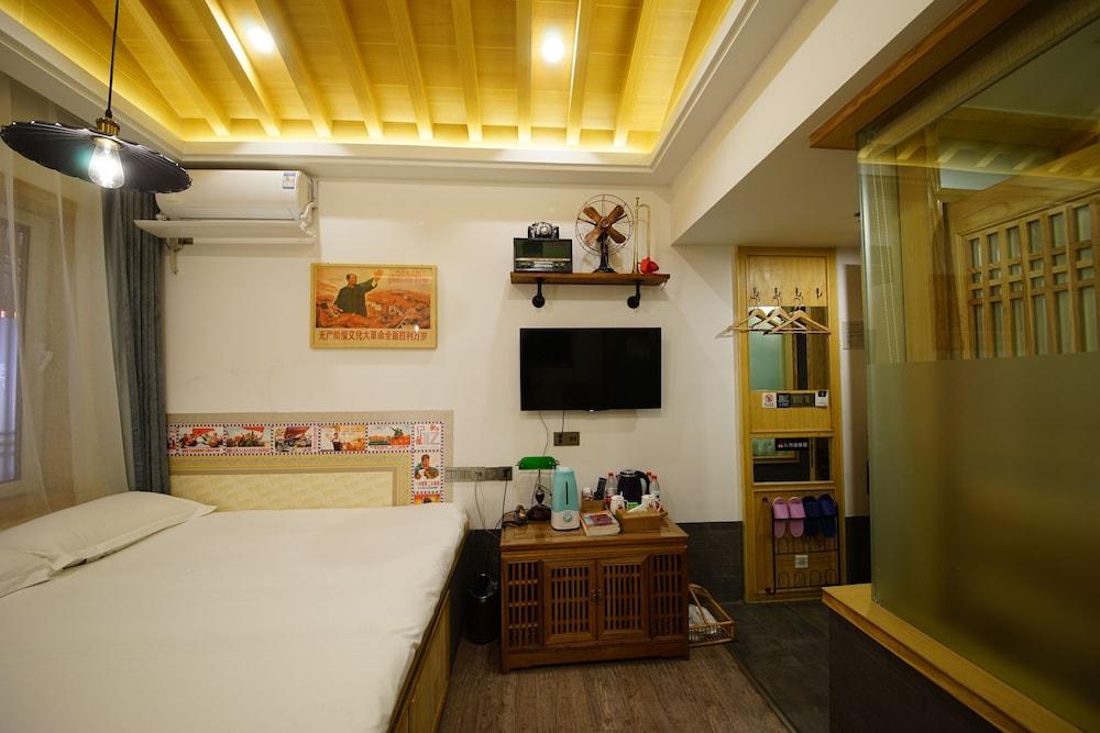 Datong Pipa Hotel Room