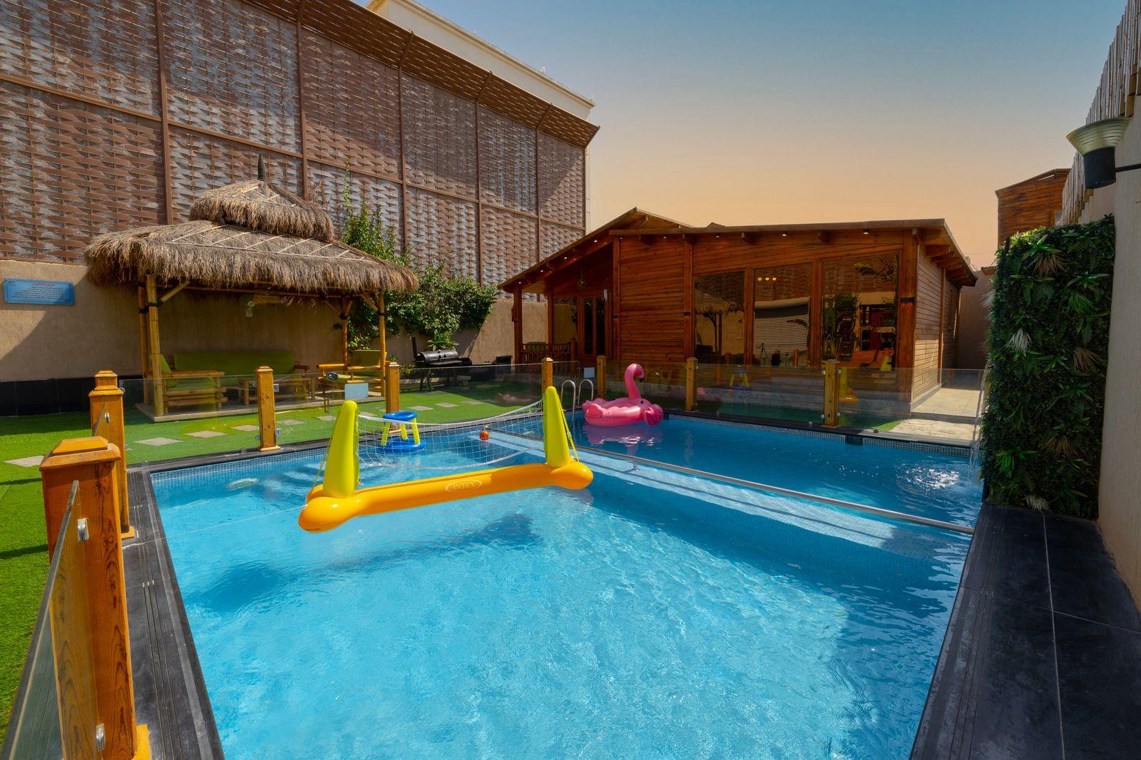 Elegant Cottage with Pool | 5714 Featured Image