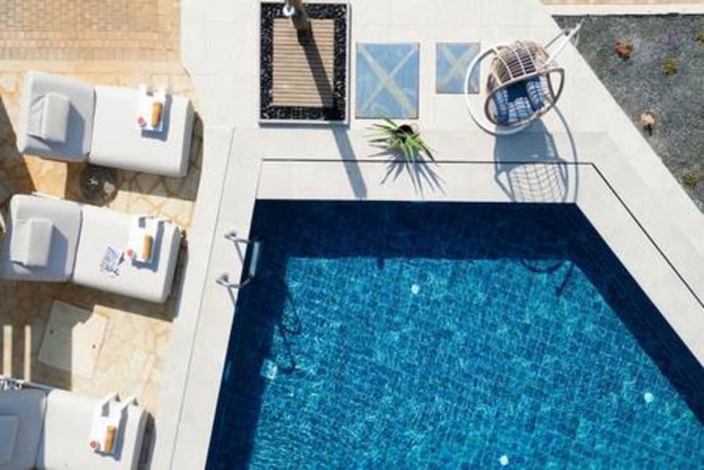 Therros Villa With Private Pool by Estia Room