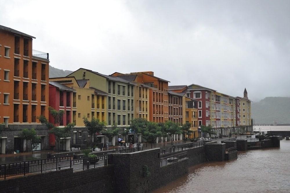 ذا ووترفرونت شاو