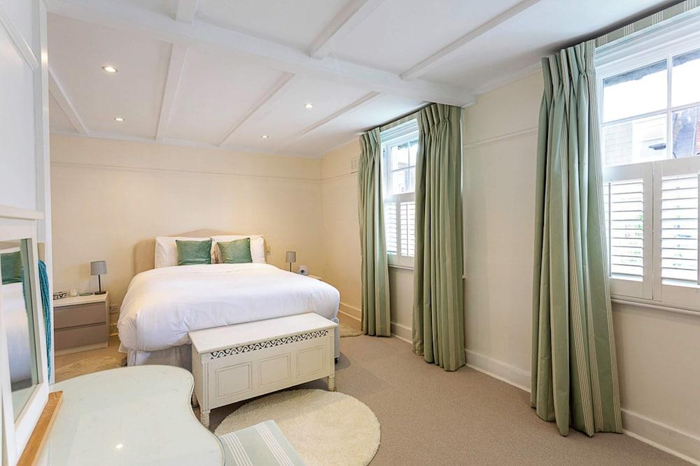 تشارمينج جورجيان كانتري ستايل كوتيدج