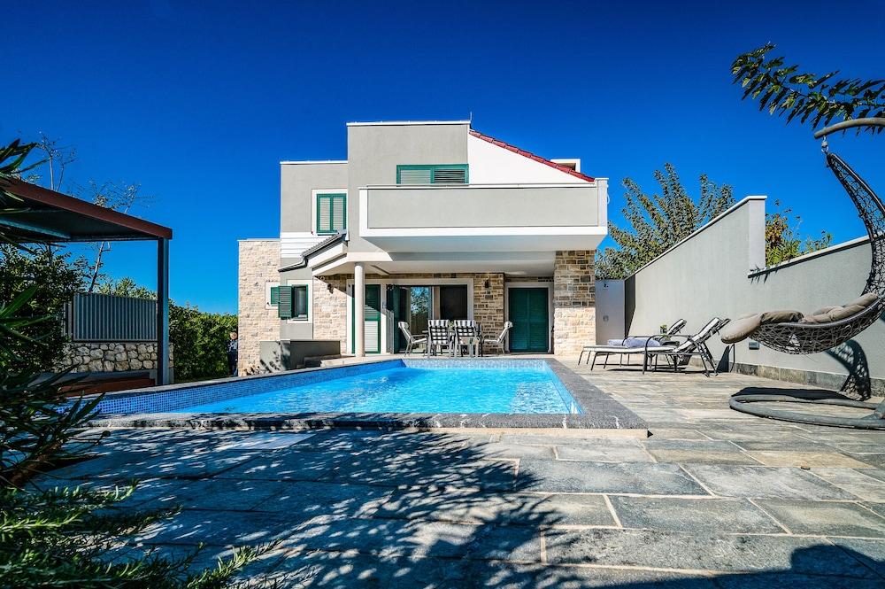 Vila Dana & Thalia - Private pool