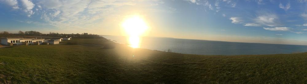 بيتشفرونت ريتريت إ ي ي2 بدرومز، سي فيو المنطقة المحيطة بالمنشأة