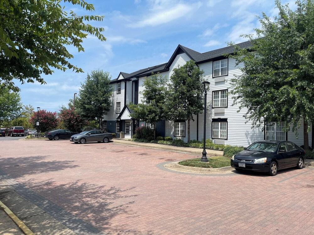 مينستاي سويتس سترلينج نير دولس تاون سنتر المنطقة الخارجية