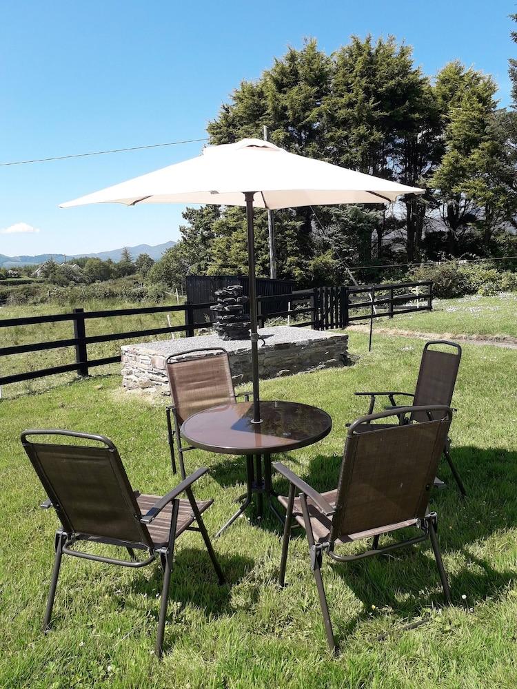 Room in Apartment - 1 Bedroom In A Homely Home With A Lovely Farm