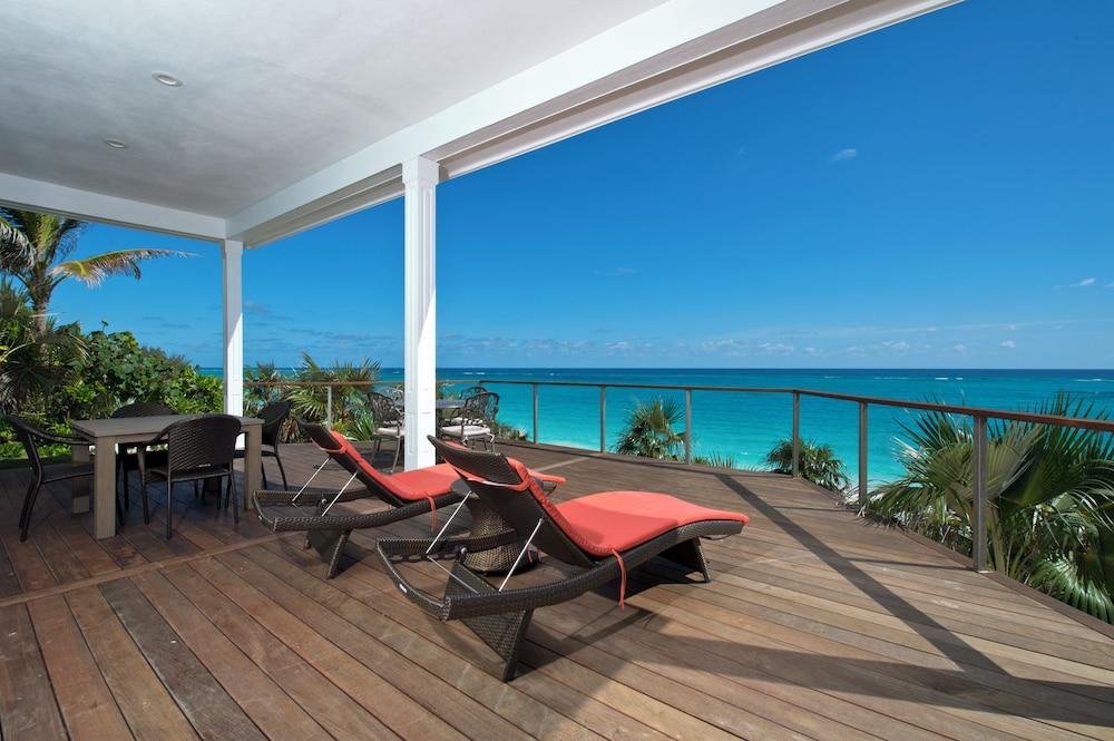 Coastal Luxury: New Beachfront House With Pool Exterior