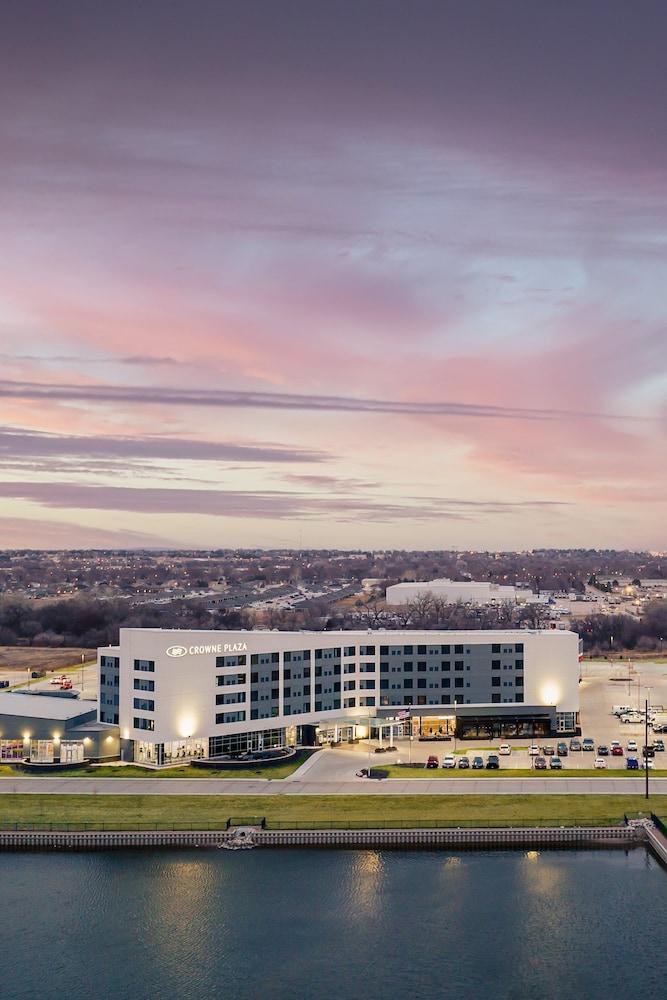 كراون بلازا كيرني باي آيتش جي المنطقة الخارجية