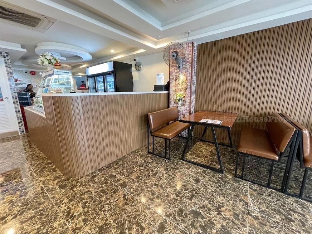 يوك جيست هاوس جومتيان