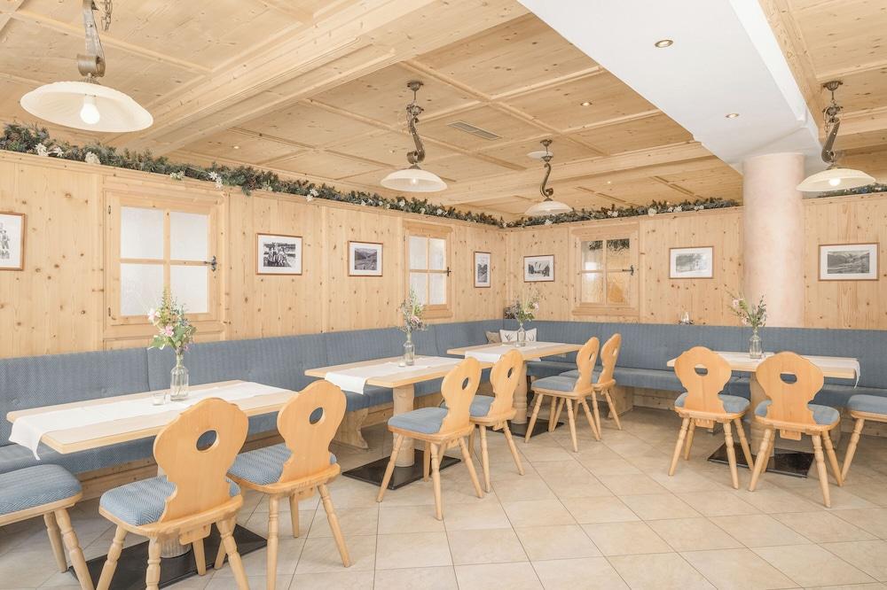 ألبينهوتل تيرولرهوف منطقة الجلوس في الردهة