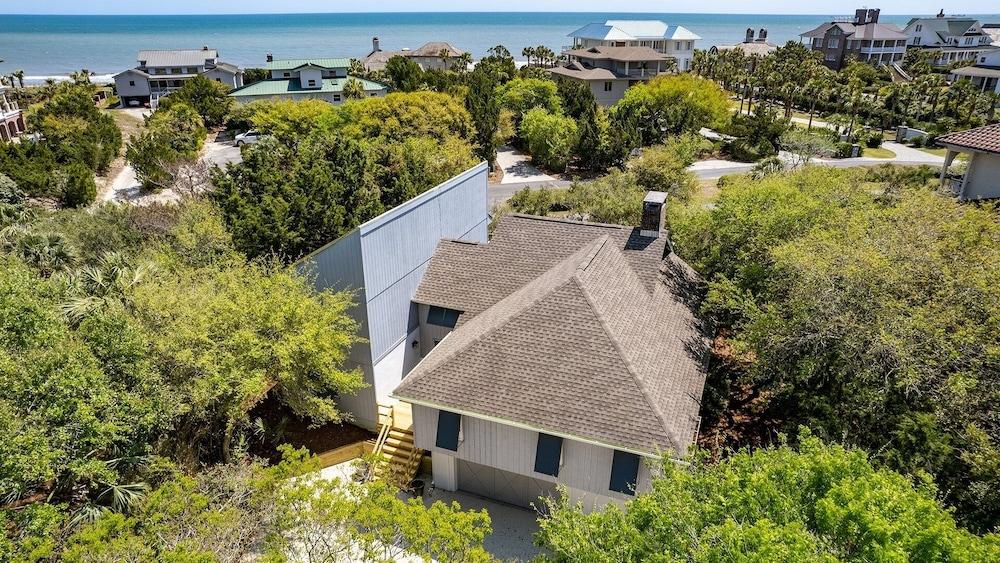 Cozy Beach House Just Steps To The Ocean 5 Bedroom Home by RedAwning