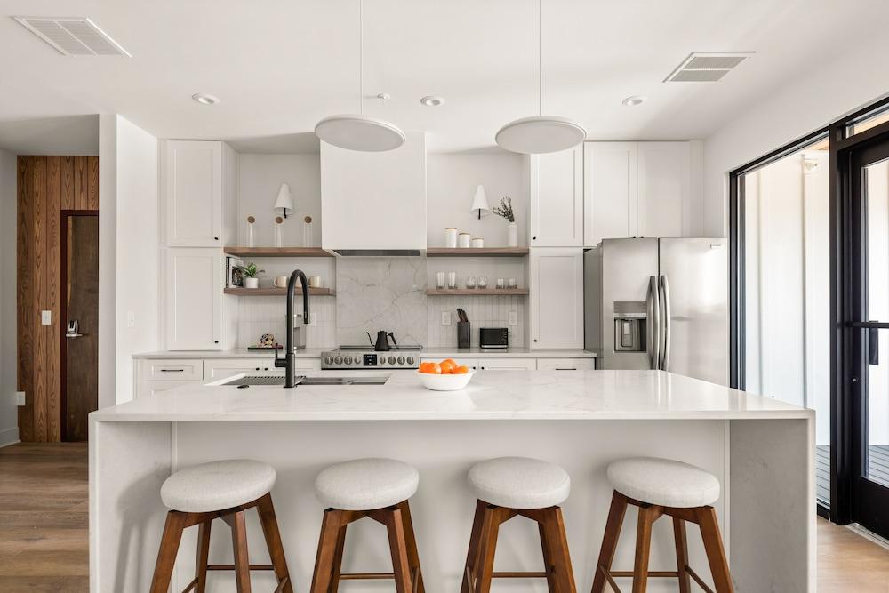 The Eighteen by Mint House