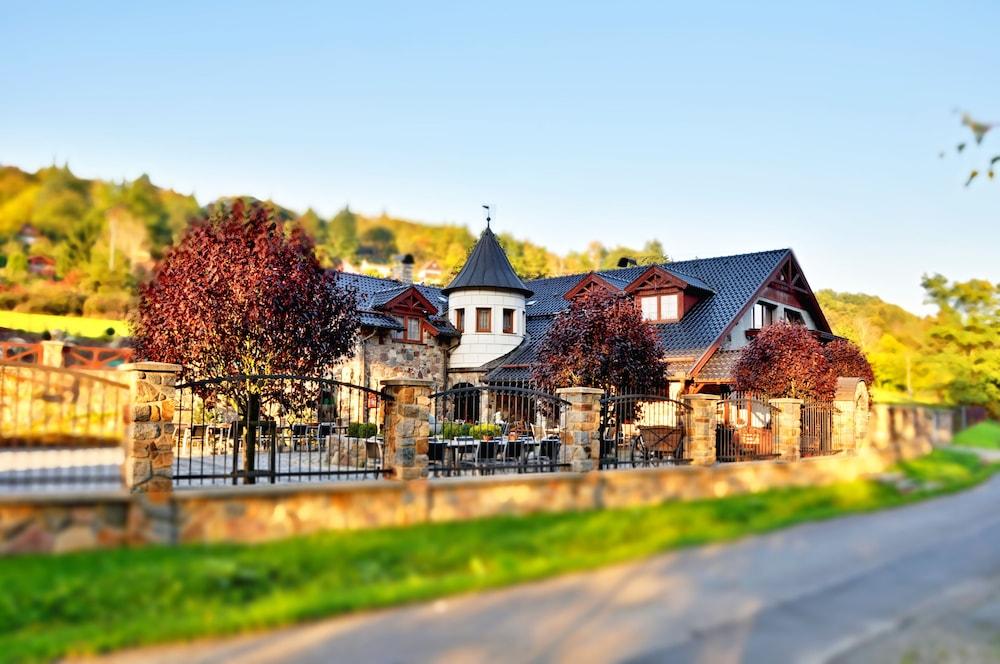 هوتل نا زاميكو