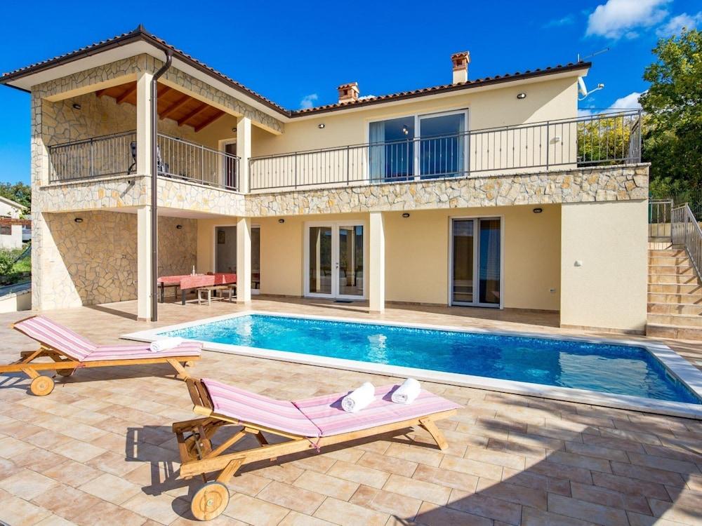 Wonderful Labin Villa With Private Pool and Sea Views Featured Image