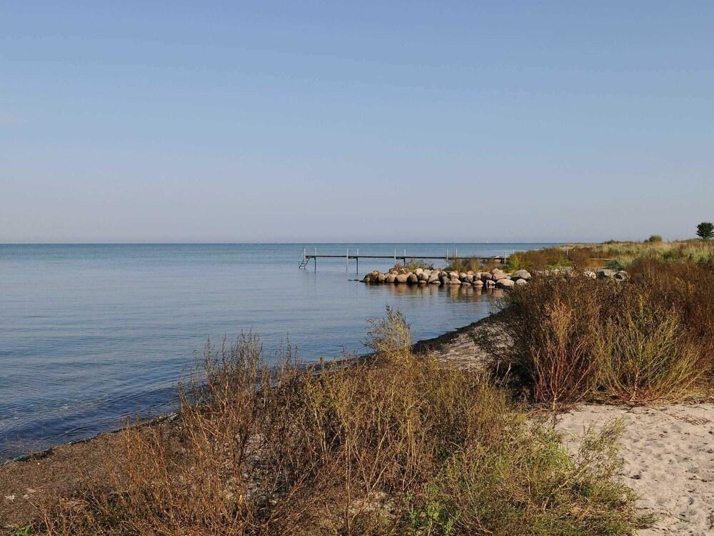 مودرن هوليداي هوم إن ستروبي ويذ ويرلبول الشاطئ