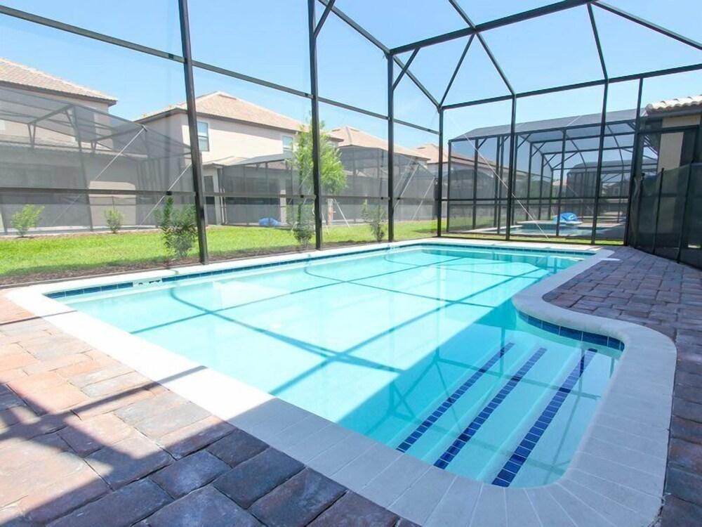 6BR 6BA Pool Home In ChampionsGate Waterslide