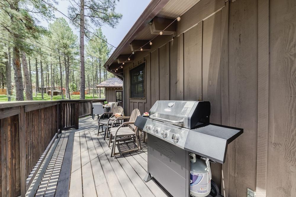 Rustic Pines Retreat Property Grounds