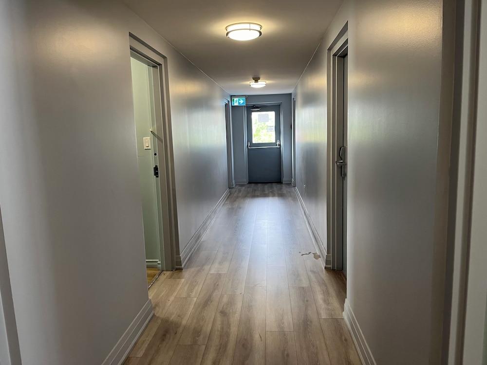 Motel 6 Niagara Falls, ON – Near the Falls Lobby