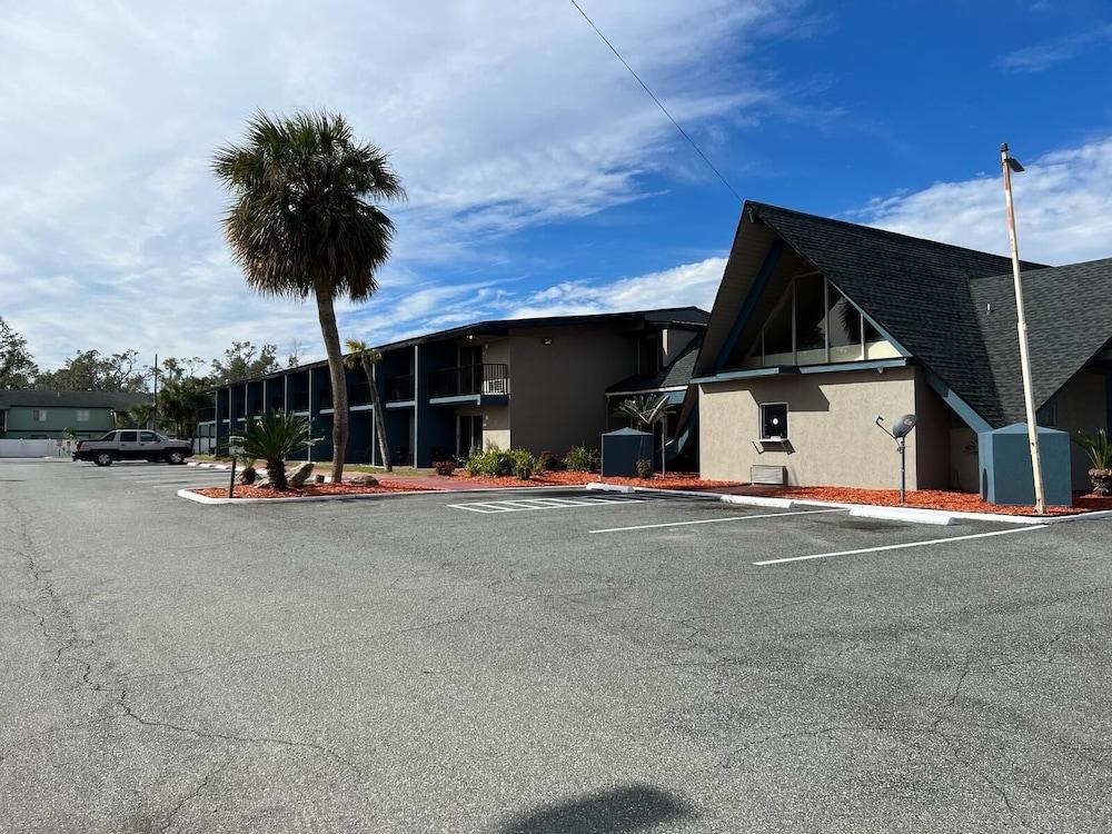 Regency Inn Exterior