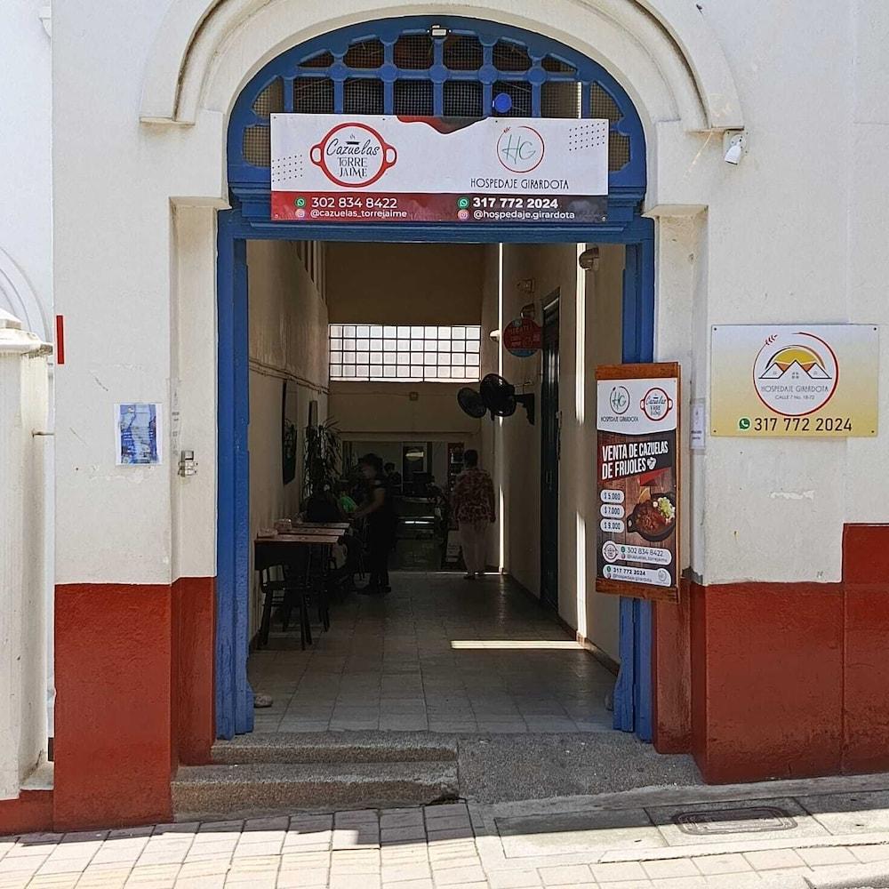 HOSPEDAJE GIRARDOTA