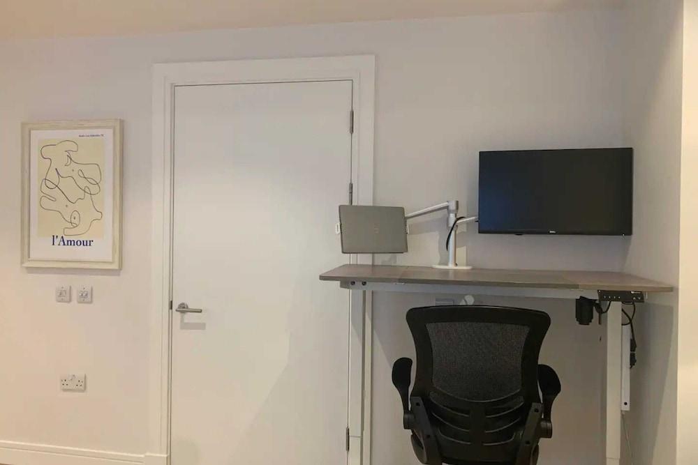 بيوتيفول 2 بد روم فلات ويذ تيريس إن فولهام داخلي