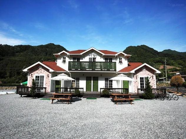 Danyang Wood Scented Pension