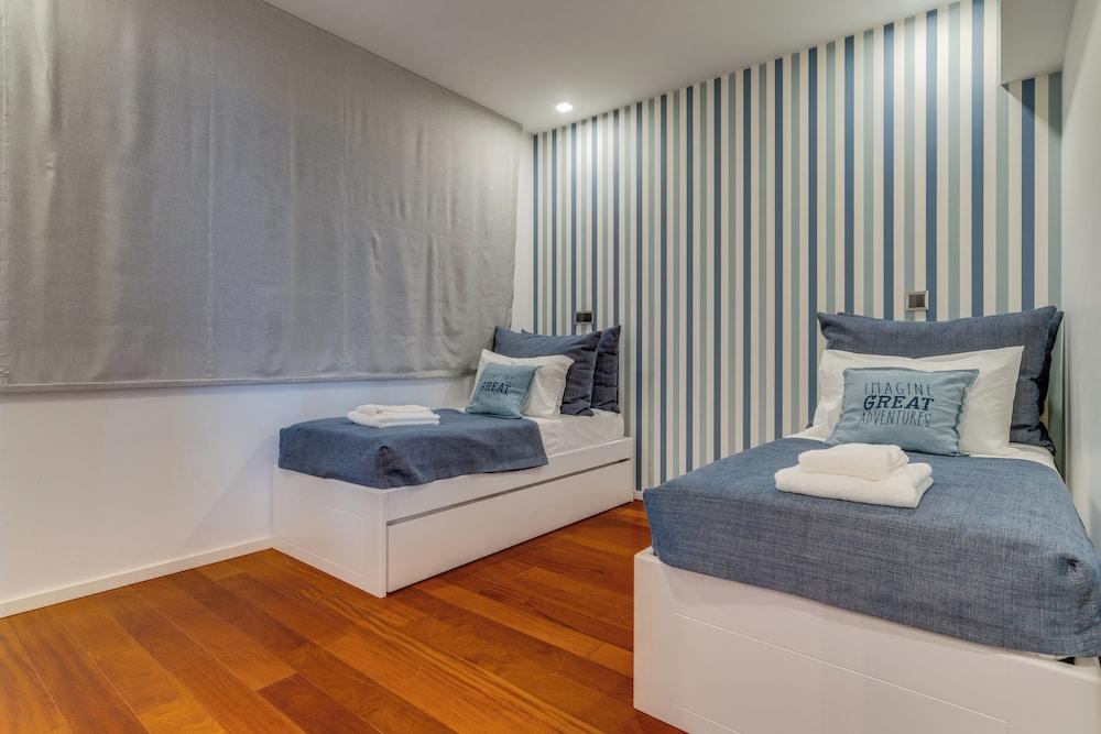 Mango Room