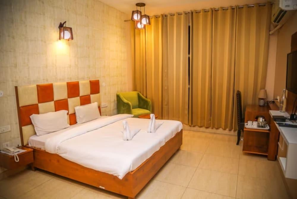Treeoise Resort Room