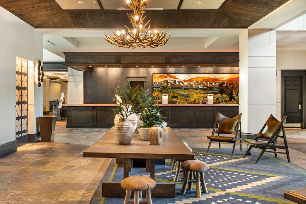 Omni Interlocken Lobby Lounge
