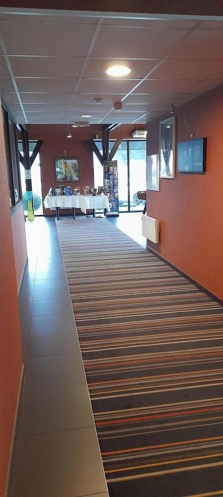 ibis Styles Segre Reception