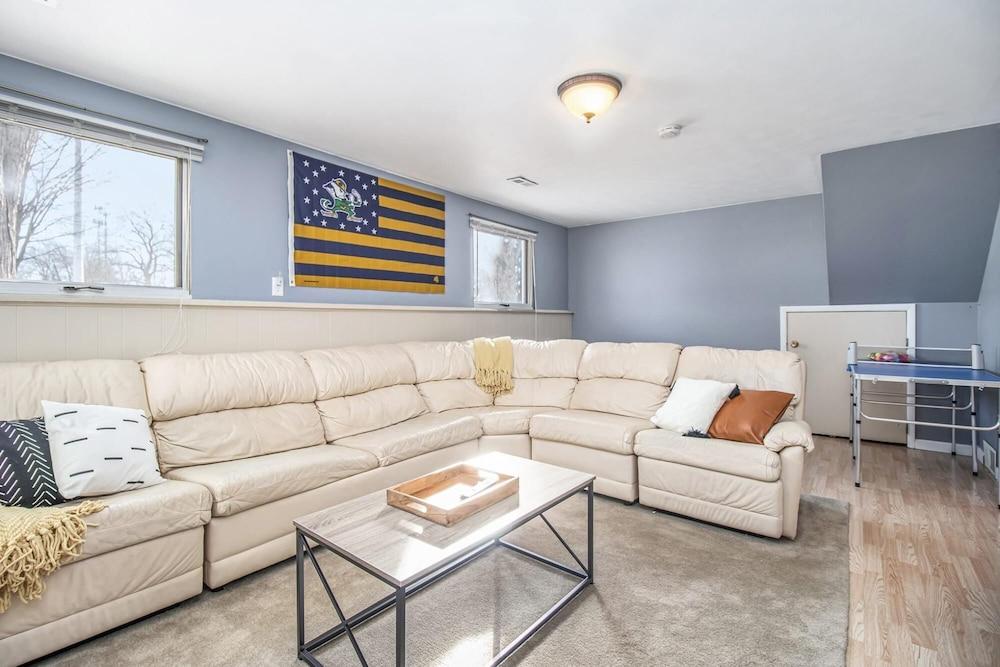 ذا أيريش ريتريت 4 - بد رومز 2-مايلز فروم كامبوس فوسبول ب بي ي ي غرفة