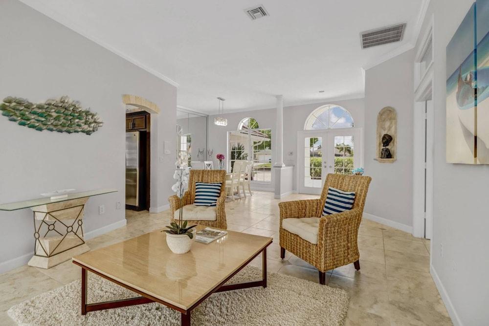 2203 كيب كوراي باي واي وي المنطقة الخارجية