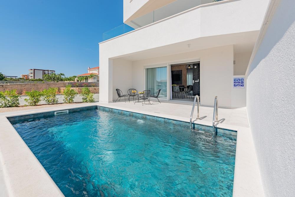 Apartments Twins with pools Exterior